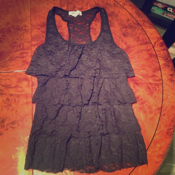 Razorback tiered black lace top!