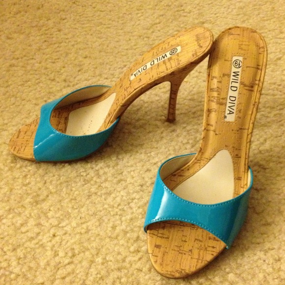 Wild Diva turquoise heels