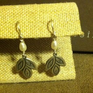 **SOLD** Silpada sterling silver pearl earrings