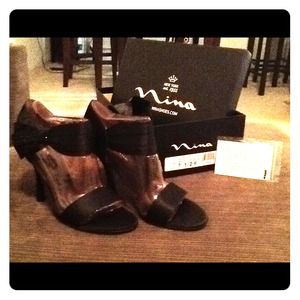 Nina Clova LS, Black Luster Satin Heel 7.5