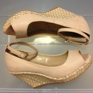 Zara beige peep-toe wedges w/ ankle strap - Size 6
