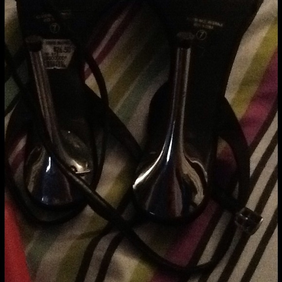 Shoes - Picture 2 of 2