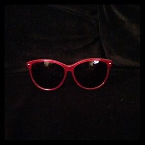 Shipping label for Betsey Johnson sunglasses