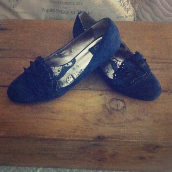 Navy blue flats
