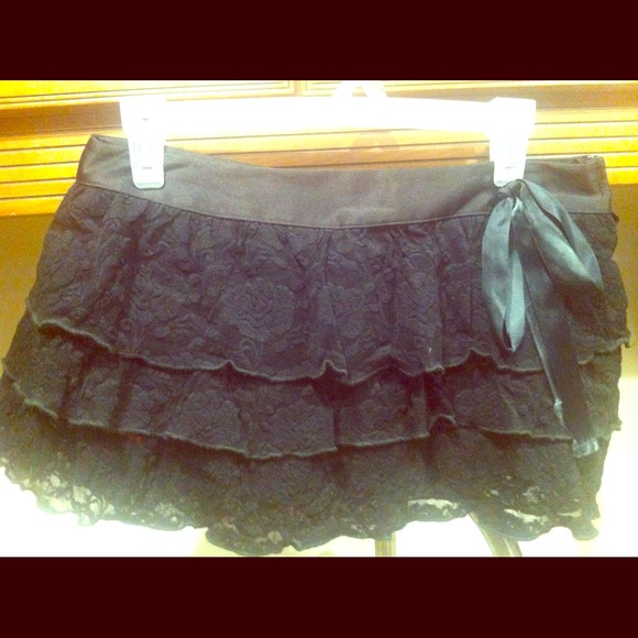 REDUCED Short black lace/ruffle skirt!