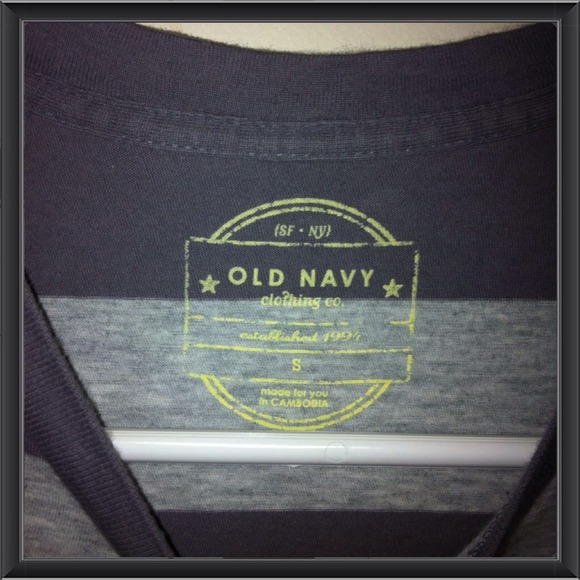Old Navy spring shirt! - Picture 2 of 2