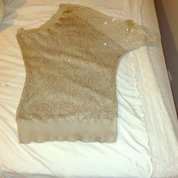 Beautiful blouse great for a nite out !!!💃 🍸💝