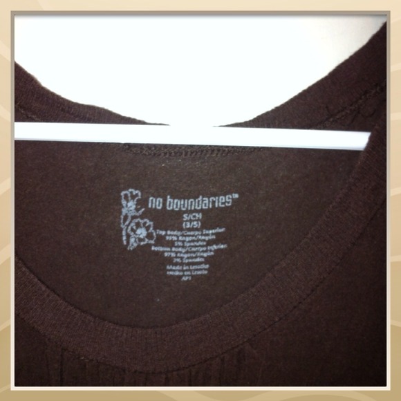Cute little brown top! - Picture 2 of 2