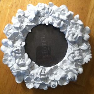 White floral picture frame