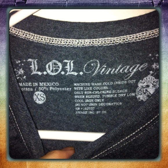 Fun peace sign tshirt!! - Picture 2 of 2