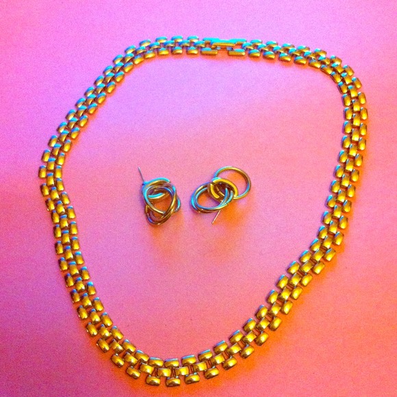 Yes i am beautiful a gold plated neckless