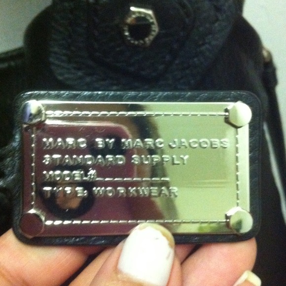 Authentic black Marc Jacobs shoulder bag - Picture 3 of 4