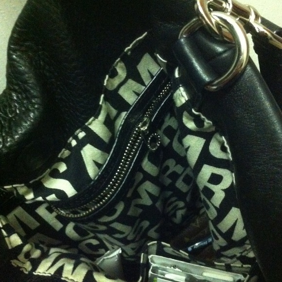 Authentic black Marc Jacobs shoulder bag - Picture 4 of 4