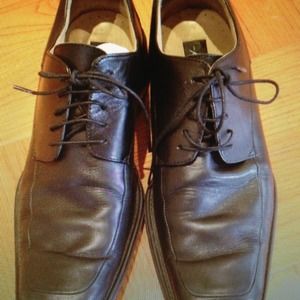 Mens Black laced Kenneth Cole shoes