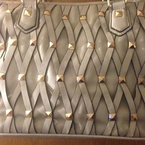 Beautiful Kardashian Shoe Dazzle Purse