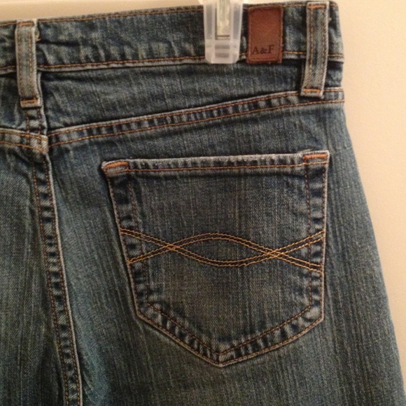 Abercrombie & Fitch Sold on bundle - Picture 2 of 2
