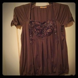 ❗️✋DONATED✋❗️grey vintage bow shirt w tie sleeves