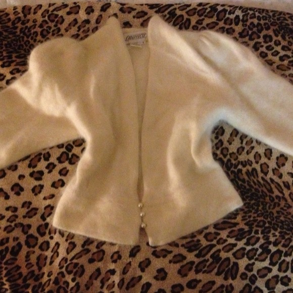 1950s vintage pinup cream angora sweater Small