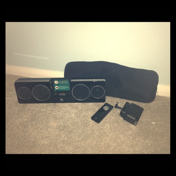 Logitech iPod Dock with Remote, Charger & Case
