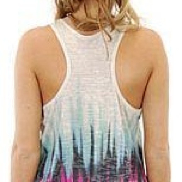 Abstract tank - Picture 2 of 3