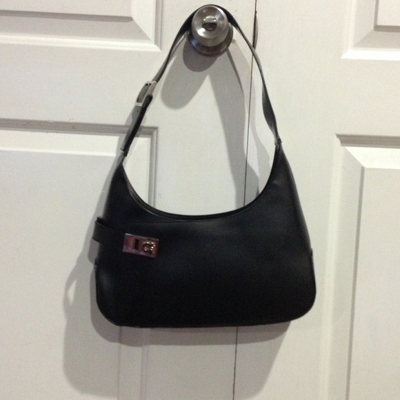 🎉SALE🎉Authentic Salvatore Ferragamo black leather handbag