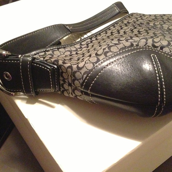 Not selling COACH - blk insig hobo
