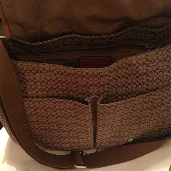 COACH - computer/diaper bag - Picture 3 of 4