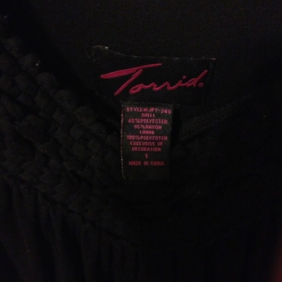 V-neck crochet tank top-SOLD - Picture 3 of 3