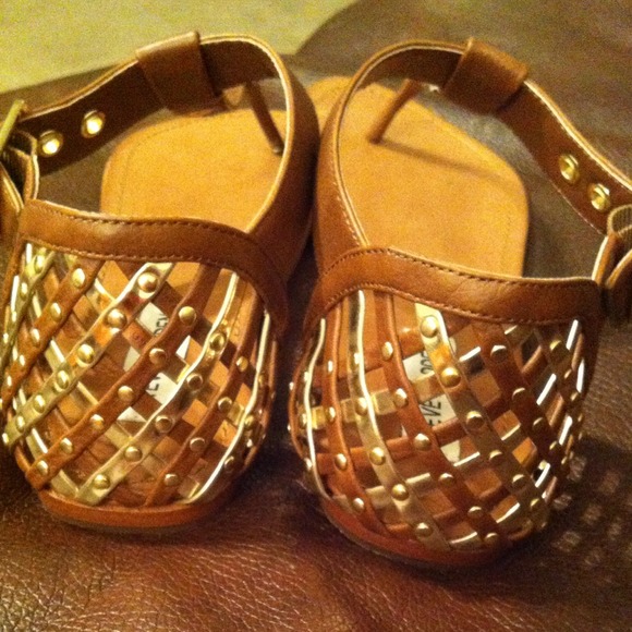 🎉REDUCED🎉Steve Madden Sandals - Picture 2 of 4