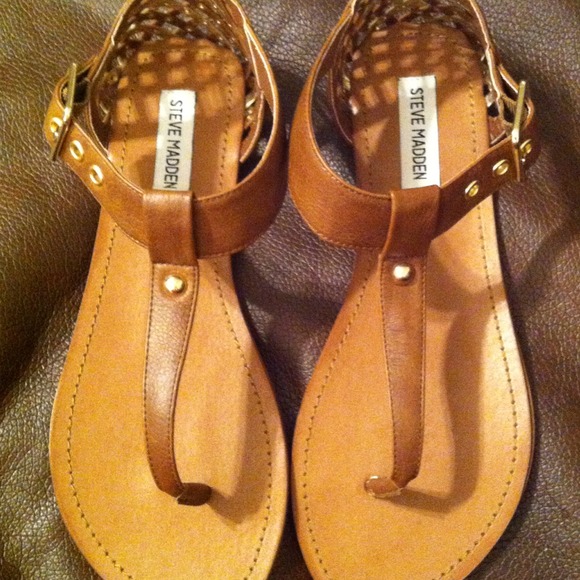 🎉REDUCED🎉Steve Madden Sandals - Picture 3 of 4