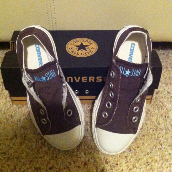 Youth Converse - Picture 2 of 3