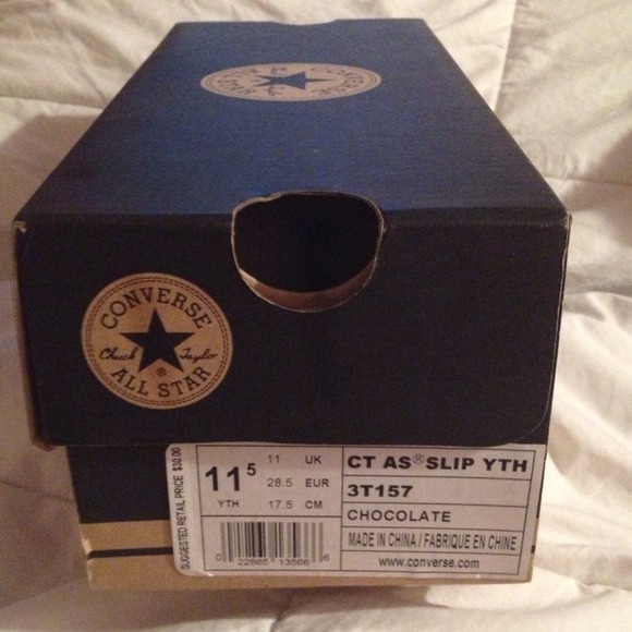 Youth Converse - Picture 3 of 3