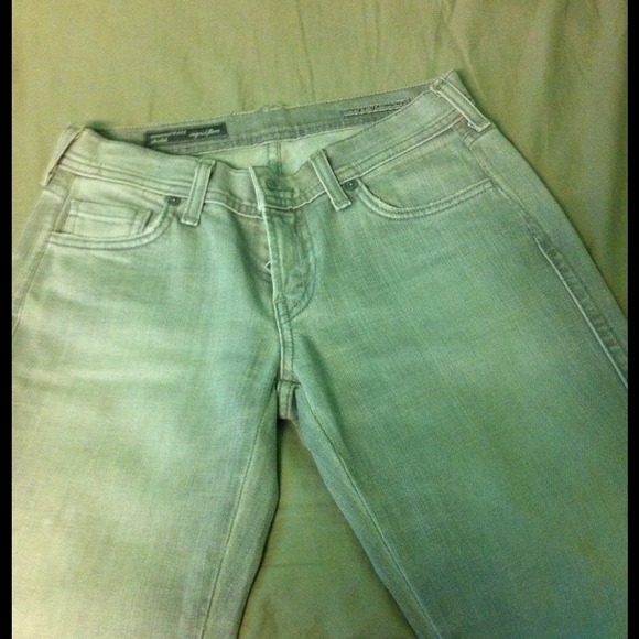 Jean - Picture 2 of 4