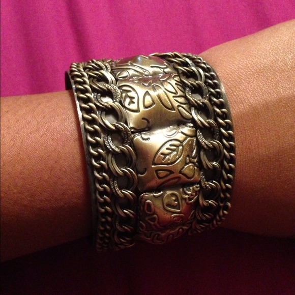 ❌sold❌in bundle Antique Gold Cuff bracelet