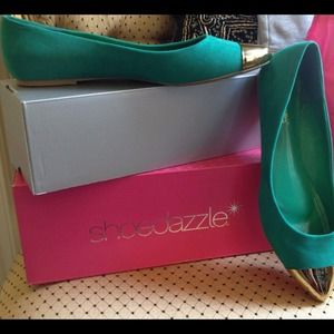 🍀Shoe Dazzle bright emerald green flats