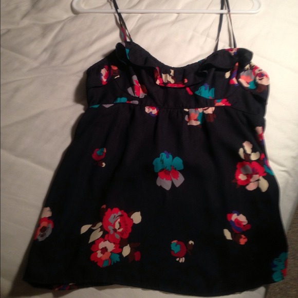 AE Ruffled Top - Picture 2 of 3