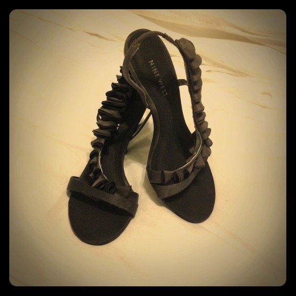 Nine West high heels purple size 6 very elegant