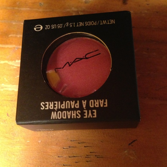 😘1 eyeshadow left 😘 - Picture 1 of 1