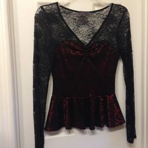 🚫Sold🚫to @dellazha  Black lace & red peplum top