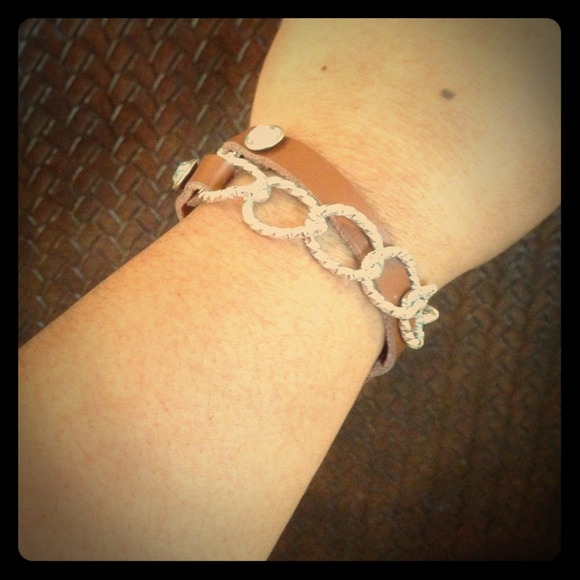 👏👏SOLD OUT👏👏Leather bracelet with silver chain