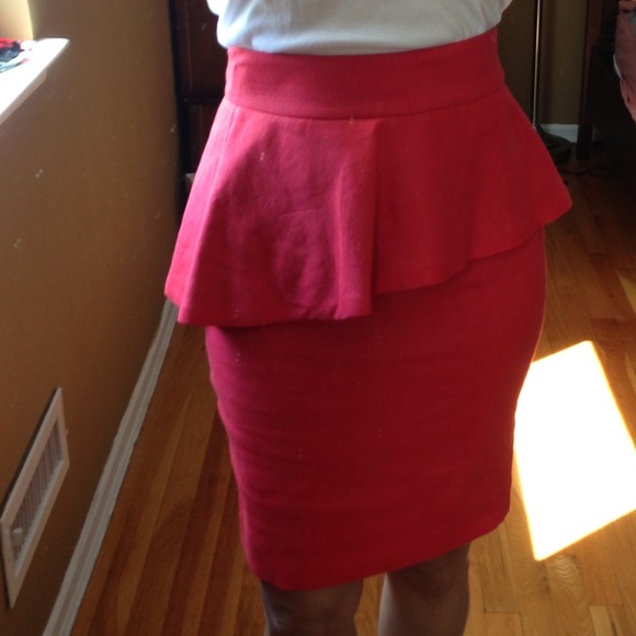 Skirt with peplum detail