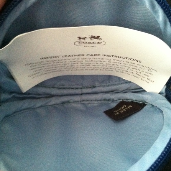 Navy blue coach coin case - Picture 2 of 2