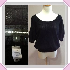 ❌SOLD❌Cute black bubble knit top!