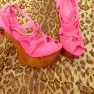 Pink gravity wedge