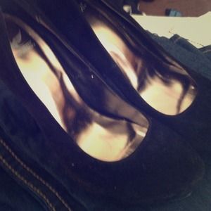 Shiek black heels