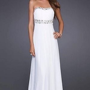 🎉REDUCED🎉 White Gown, never worn!