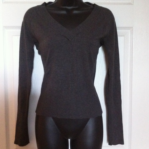 Pull over sweater - Picture 1 of 3