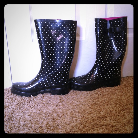 Rubber polka dot wellies