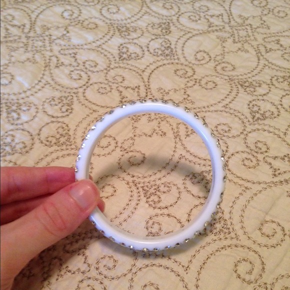 🚫Sold🚫White bling bracelet - Picture 3 of 3