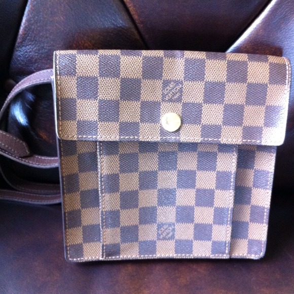 Louis Vuitton Handbags - SOLD Authentic Louis Vuitton Pimlico crossbody